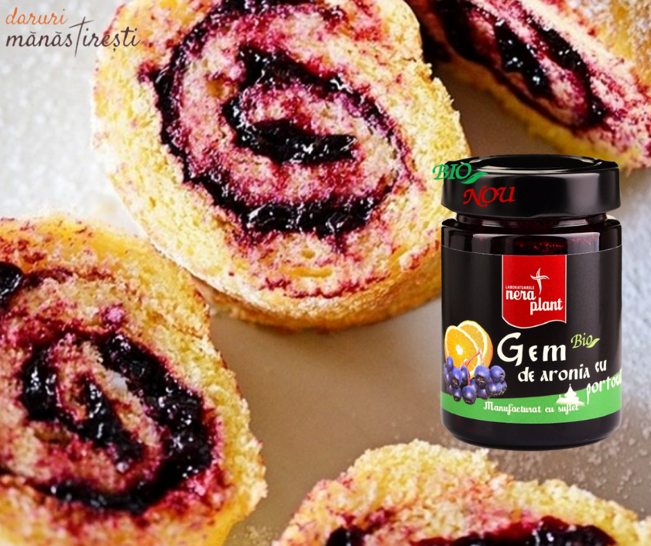 Ruladă de Post cu Gem de Aronia și Portocală